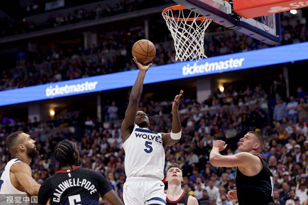 与此同时 与此同时