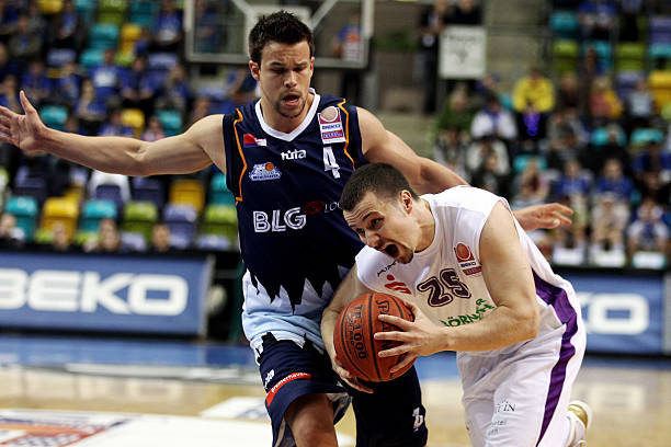 队伍的对抗 队伍的对抗